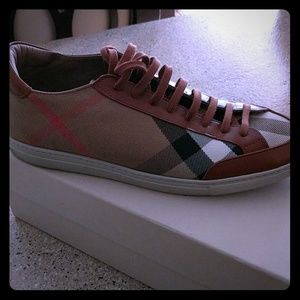 Burberry Tennis Shoes 10 EUR 40